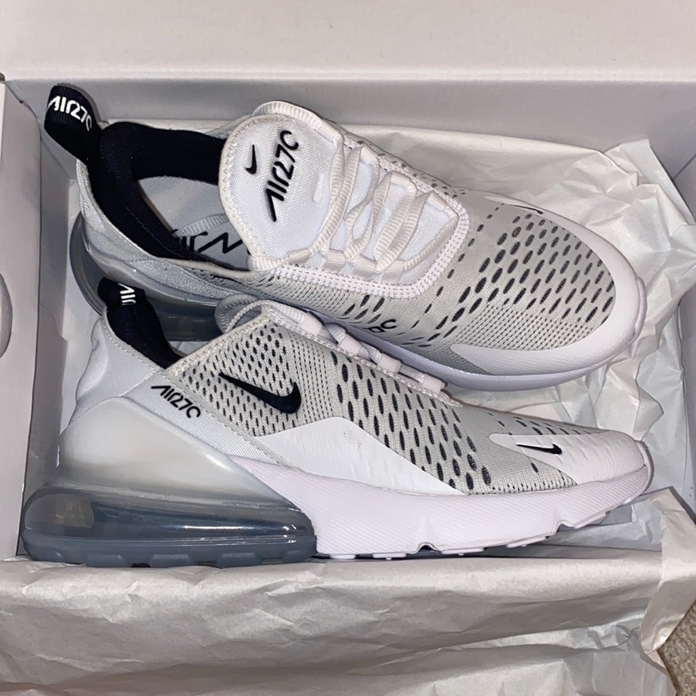 Nike Womens Air Max 270 Shoes